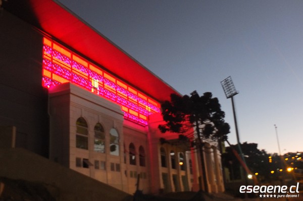 [FOTOS] Se hizo la luz en el nuevo estadio Elías Figueroa Brander
