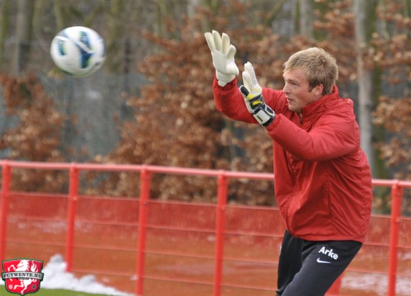 [FOTOS] José Lafrentz prueba suerte en FC Twente Holandés