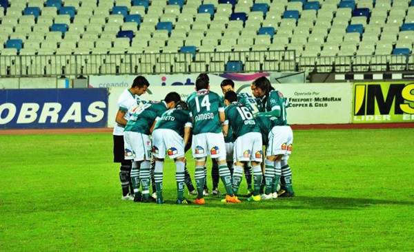 Wanderers tropezó ante Cobreloa y suma expulsados