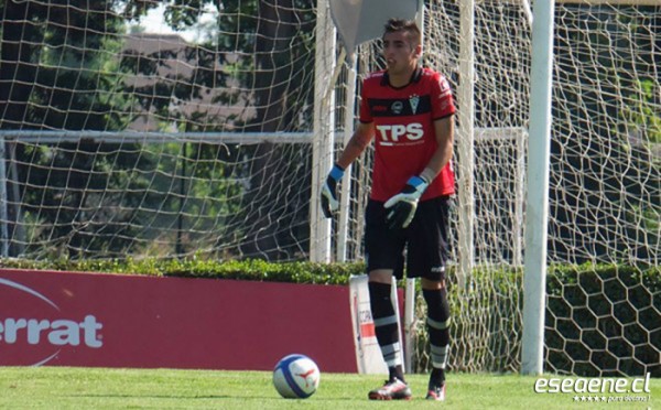 Gabriel Castellón, el esforzado arquero que quiere hacer historia en Wanderers