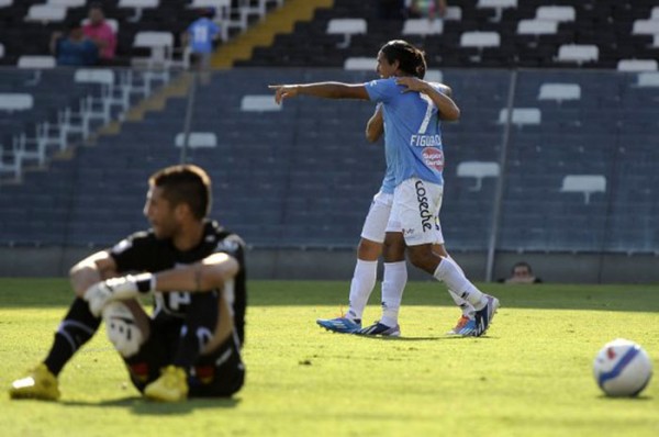 El peor Wanderers cae en el Monumental y Basay pierde todo respaldo