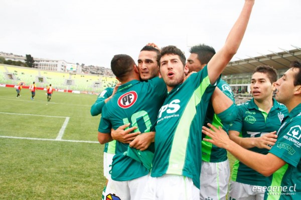 Sin dar nada por perdido Wanderers golea a Unión Española