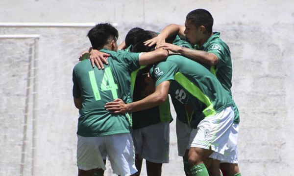 Juveniles caturros van en busca del titulo