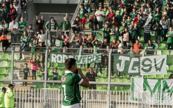 David Pizarro tuvo una emocionante bienvenida en el Elías Figueroa