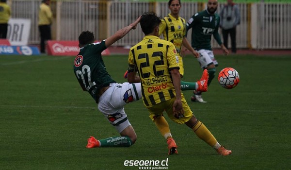 Wanderers es derrotado en el clásico porteño y llueven las dudas