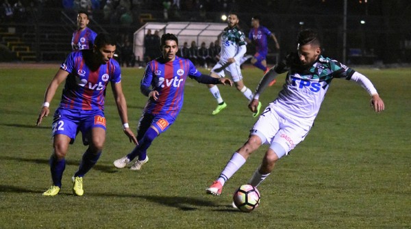 Wanderers rescata un agónico empate en Los Ángeles