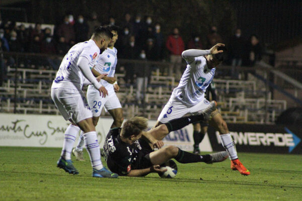 Wanderers cae ante Santa Cruz y sigue sin encontrar el rumbo hundiéndose en el Ascenso 2022